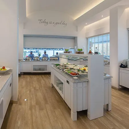 Sunprime Beachfront 马尔马里斯